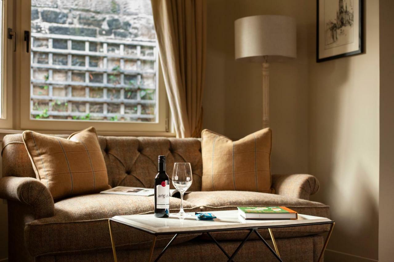 The Roseate Edinburgh - Small Luxury Hotels Of The World Екстериор снимка A living room at the hotel
